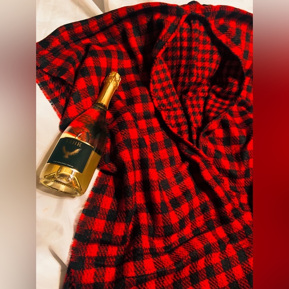 Villa Of the Buffalo Babes Poncho - Picture 6 of 10